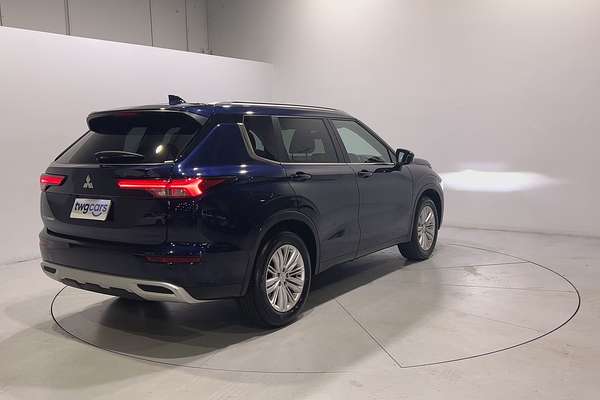 2023 Mitsubishi Outlander LS ZM