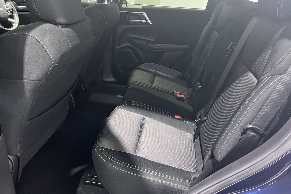 2023 Mitsubishi Outlander LS ZM