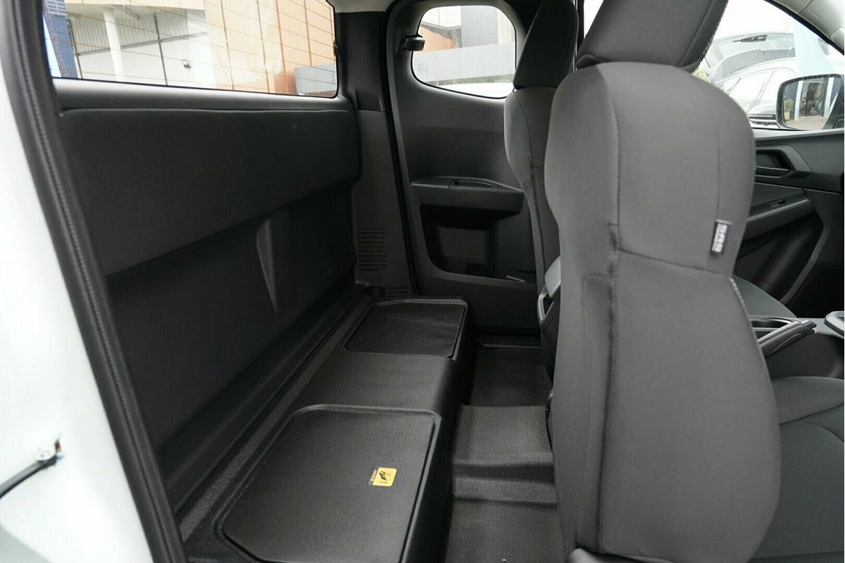 2025 Isuzu D-MAX SX High Ride Rear Wheel Drive