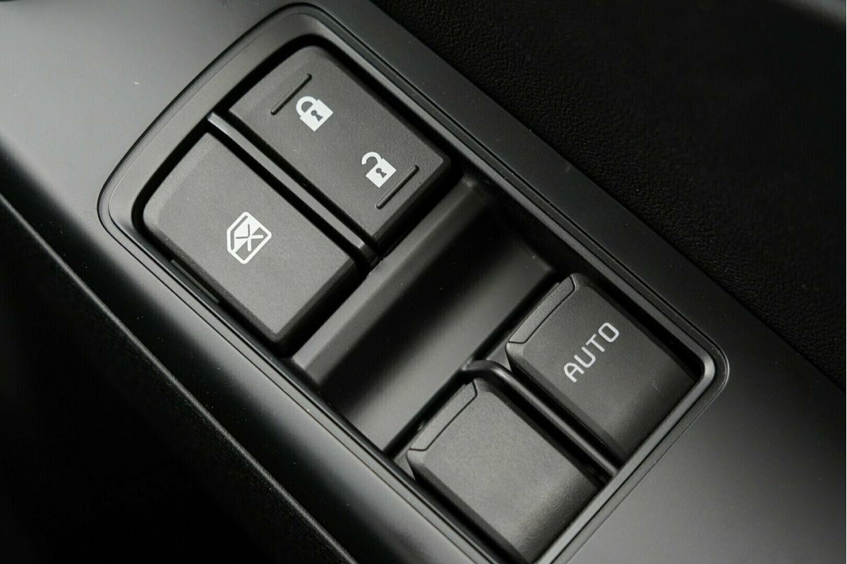 2025 Isuzu D-MAX SX High Ride Rear Wheel Drive