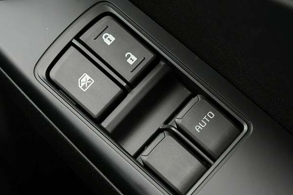 2025 Isuzu D-MAX SX High Ride Rear Wheel Drive