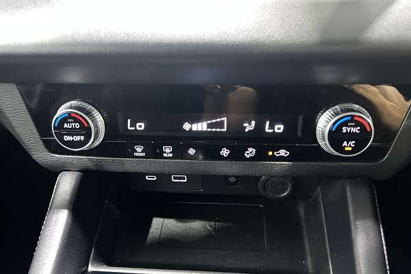 2023 Mitsubishi Outlander LS ZM