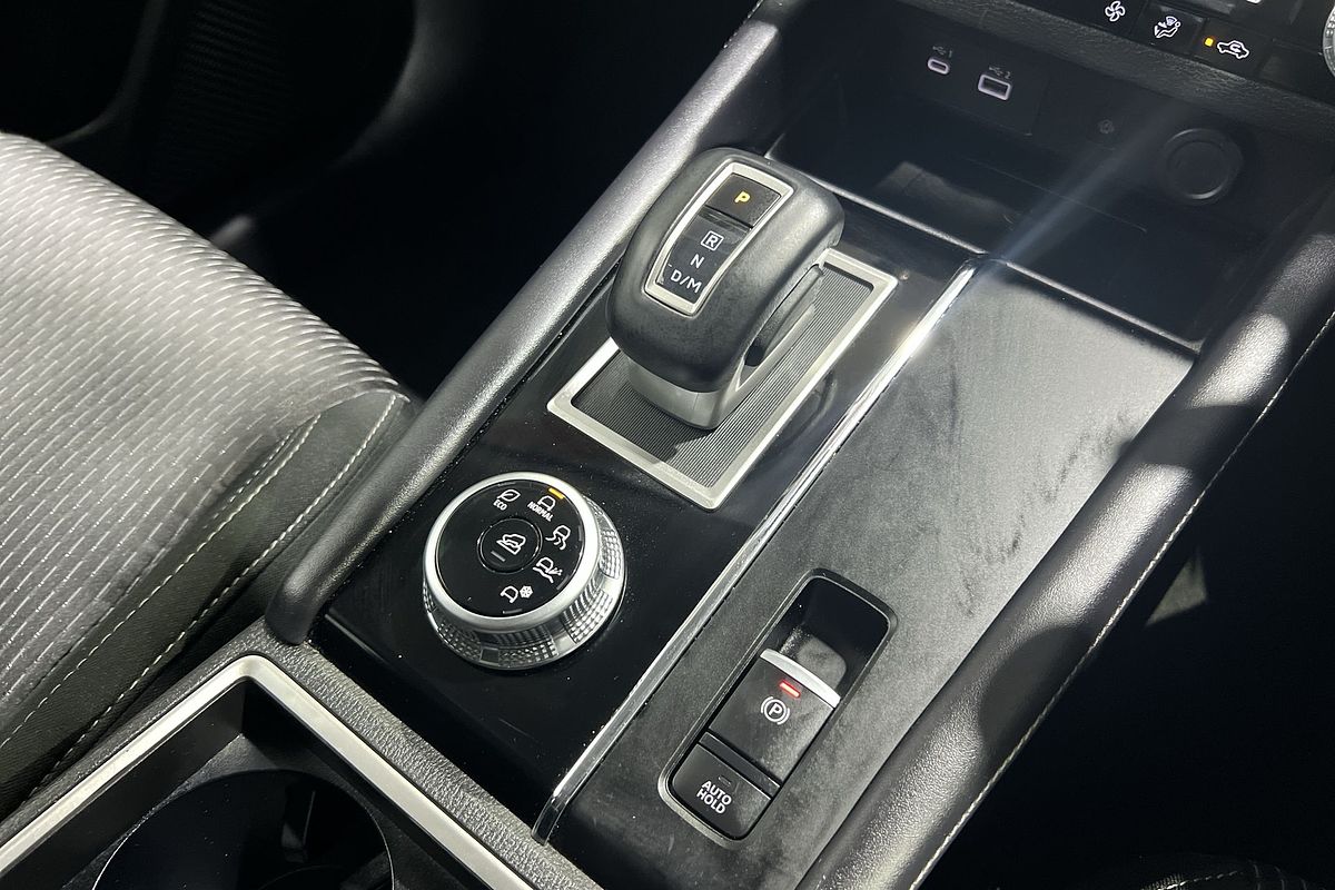 2023 Mitsubishi Outlander LS ZM