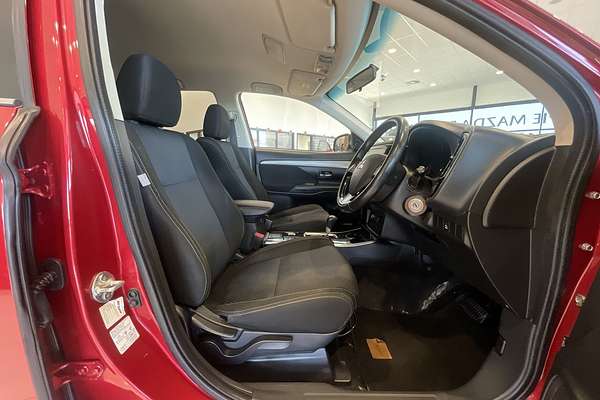 2017 Mitsubishi Outlander LS Safety Pack ZK