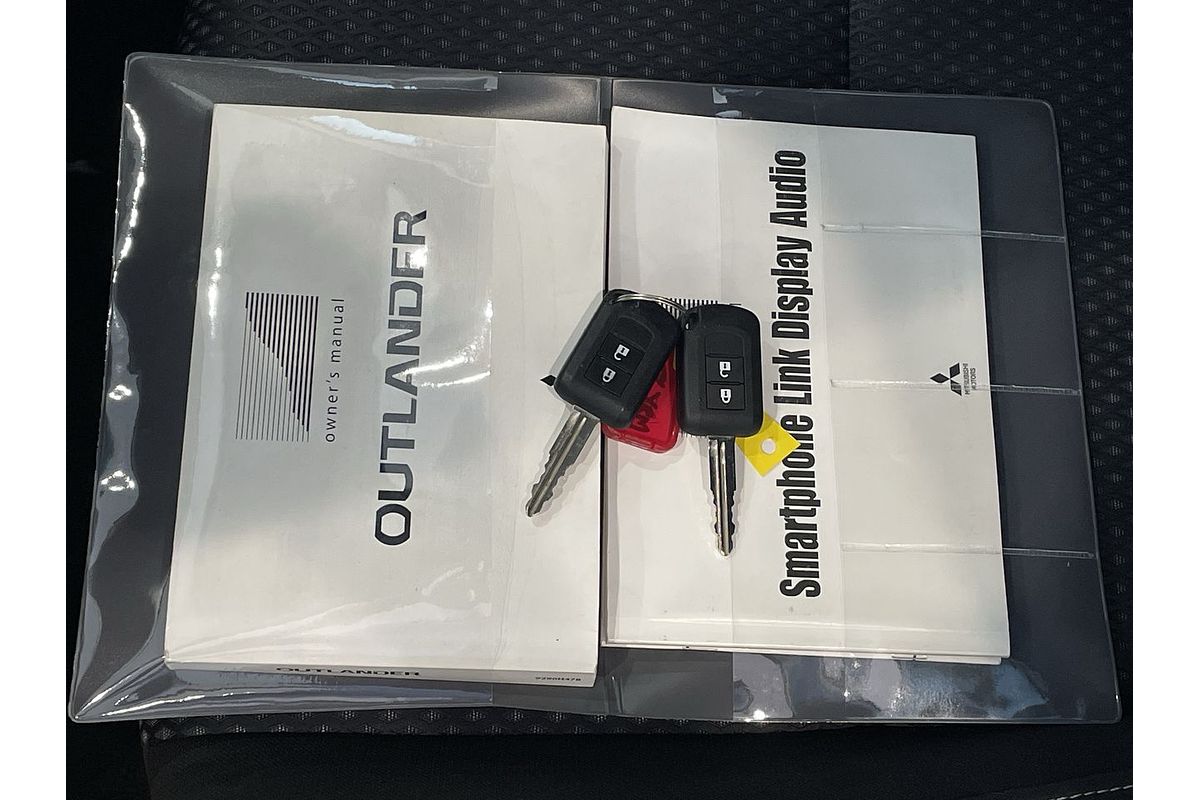 2017 Mitsubishi Outlander LS Safety Pack ZK