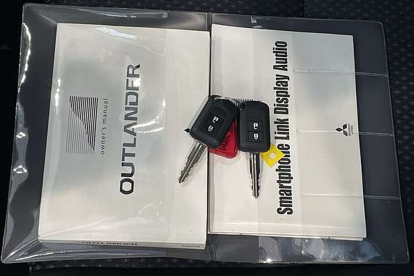 2017 Mitsubishi Outlander LS Safety Pack ZK