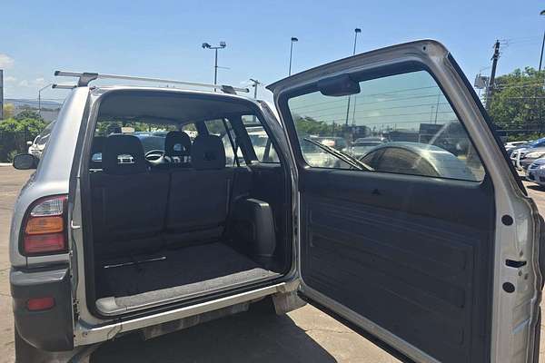 1998 Toyota RAV4  SXA11R