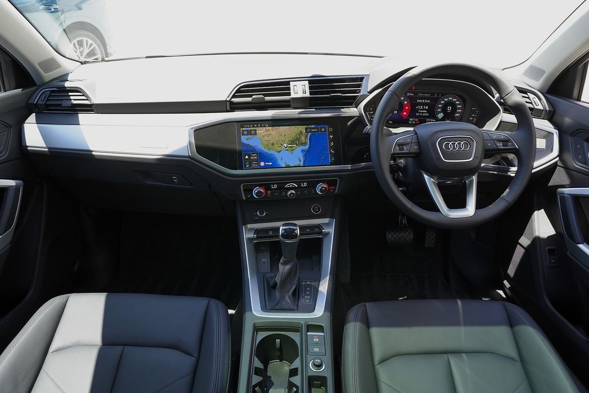 2024 Audi Q3 35 TFSI S line edition F3