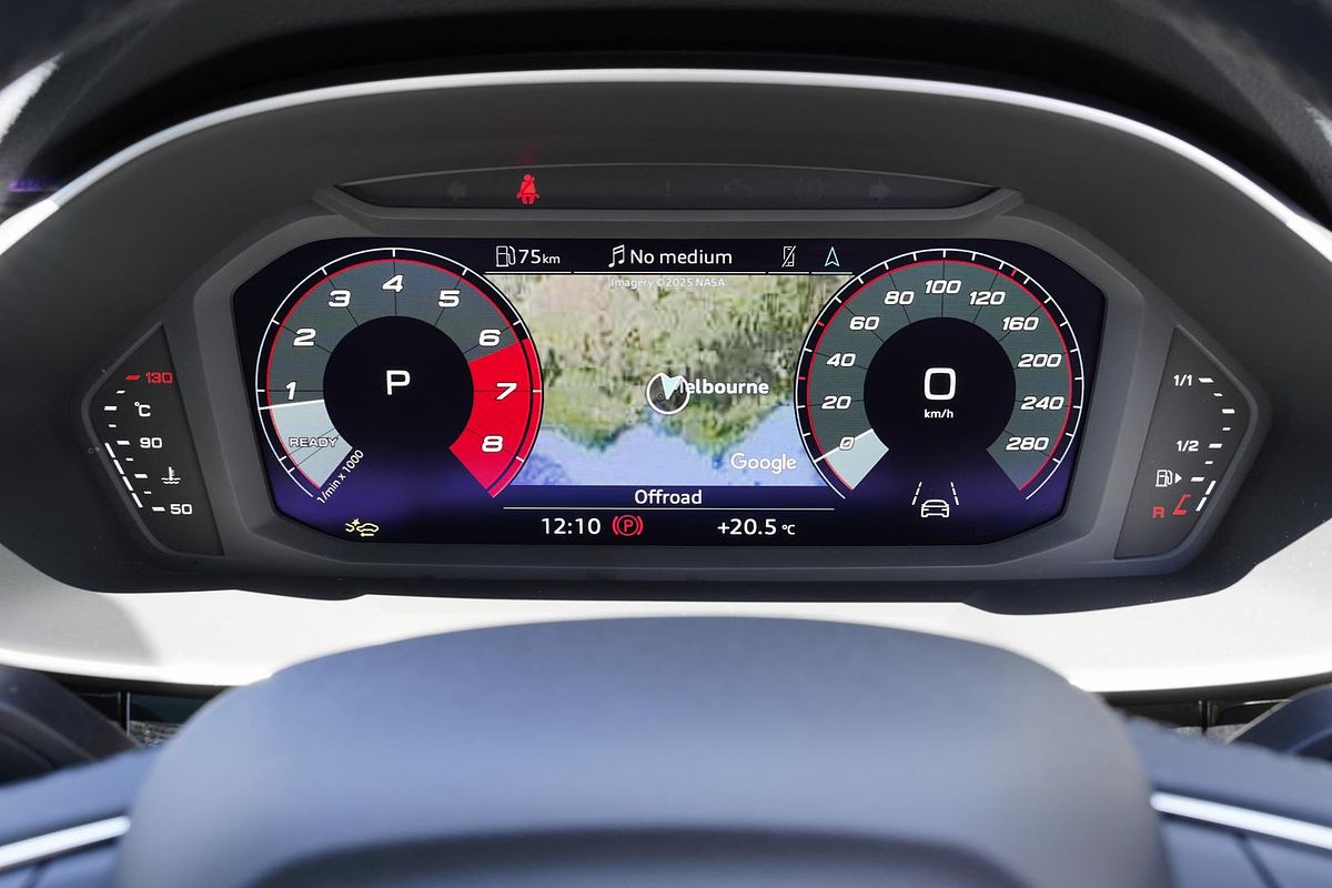 2024 Audi Q3 35 TFSI S line edition F3