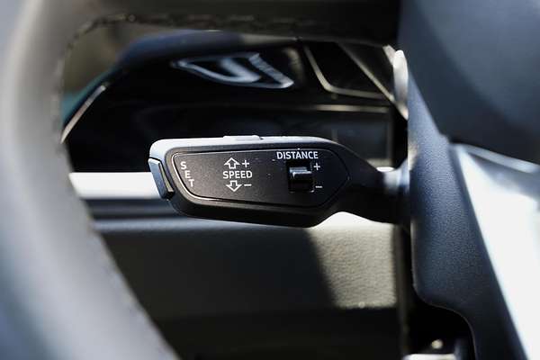 2024 Audi Q3 35 TFSI S line edition F3