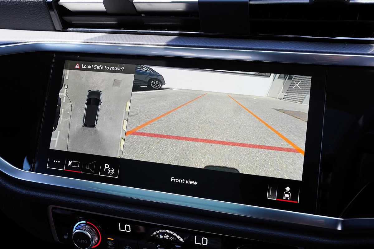 2024 Audi Q3 35 TFSI S line edition F3