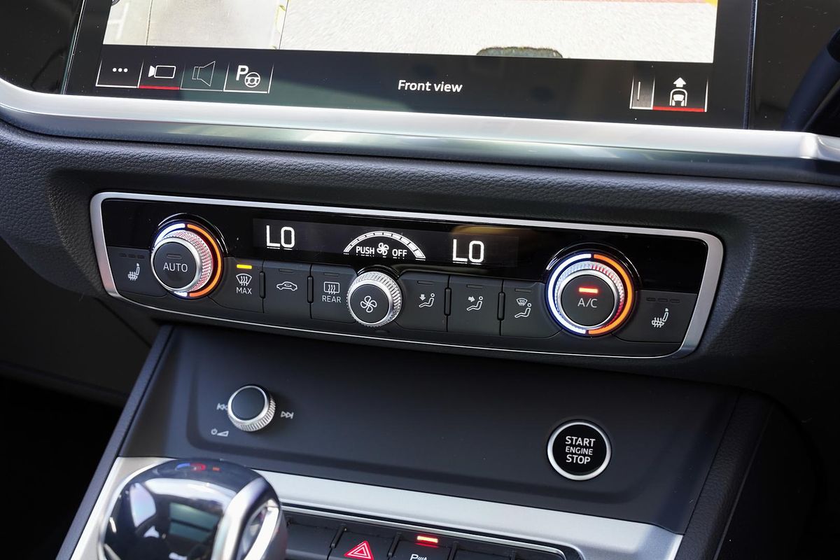 2024 Audi Q3 35 TFSI S line edition F3