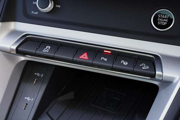 2024 Audi Q3 35 TFSI S line edition F3