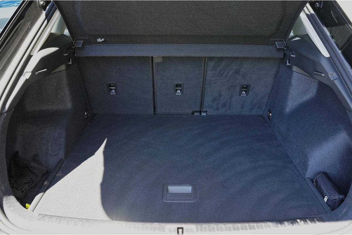 2024 Audi Q3 35 TFSI S line edition F3