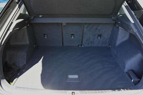 2024 Audi Q3 35 TFSI S line edition F3