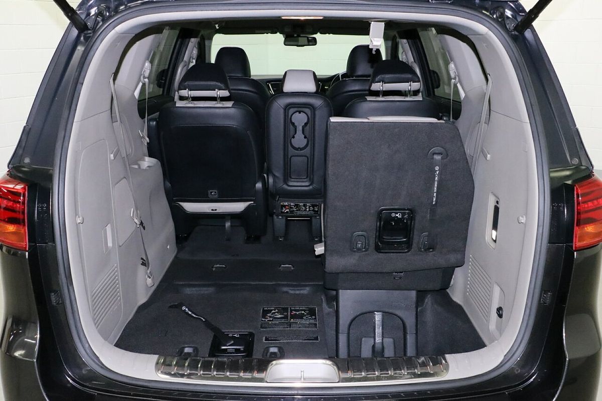 2018 Kia Carnival Platinum YP