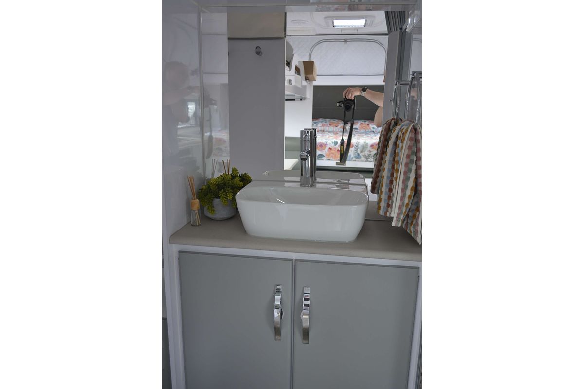 2025 Snowy River SRH16F