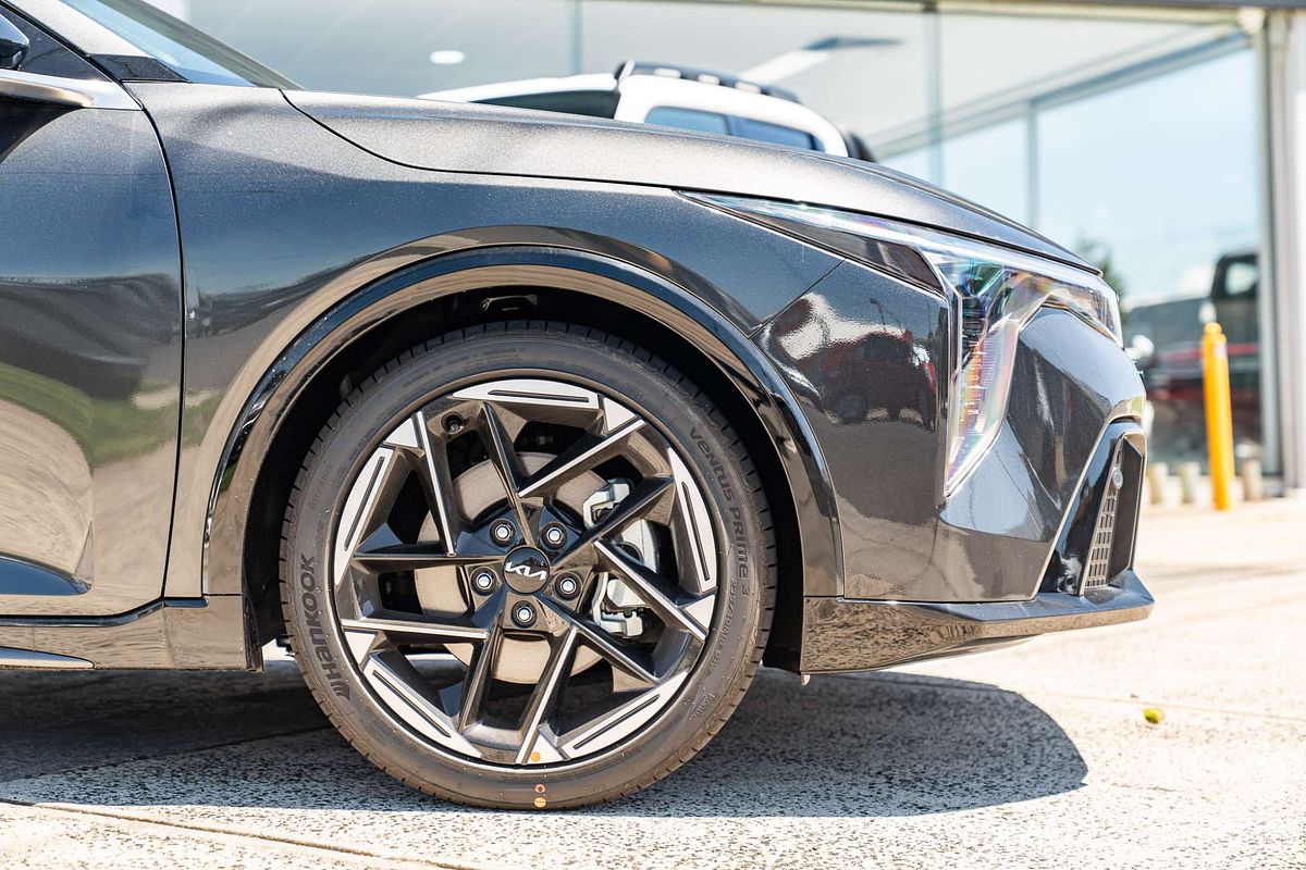 2025 Kia K4 GT-Line CL4m