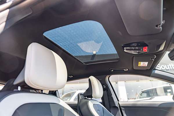 2025 Kia K4 GT-Line CL4m