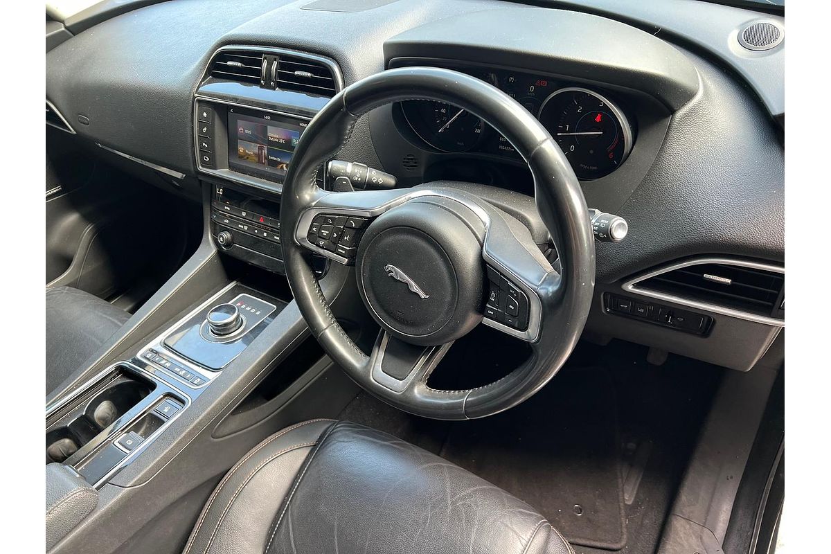 2017 Jaguar F-PACE 20d Prestige X761