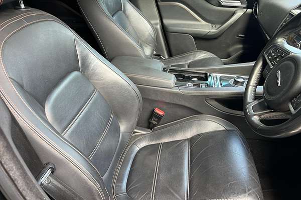 2017 Jaguar F-PACE 20d Prestige X761