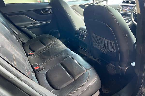 2017 Jaguar F-PACE 20d Prestige X761