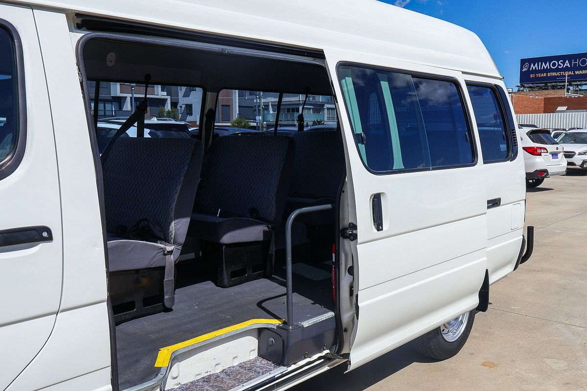 2002 Toyota Hiace Commuter RZH125R ELWB