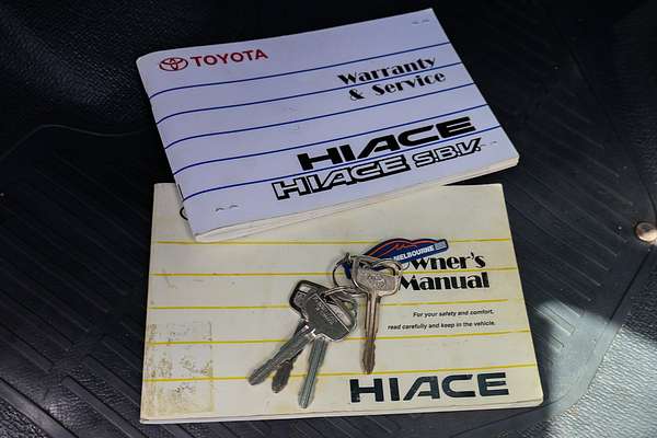 2002 Toyota Hiace Commuter RZH125R ELWB