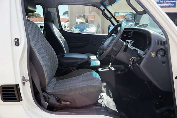 2002 Toyota Hiace Commuter RZH125R ELWB