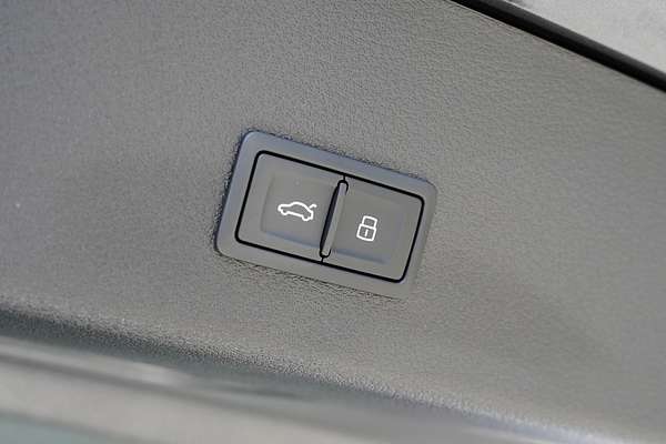 2024 Audi Q3 35 TFSI S line edition F3