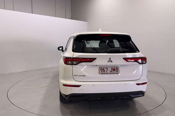 2023 Mitsubishi Outlander ES ZM