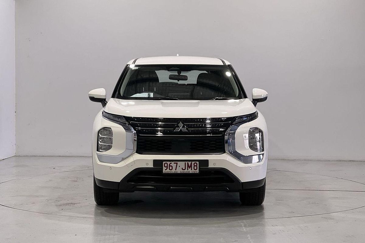 2023 Mitsubishi Outlander ES ZM