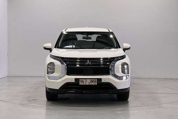 2023 Mitsubishi Outlander ES ZM