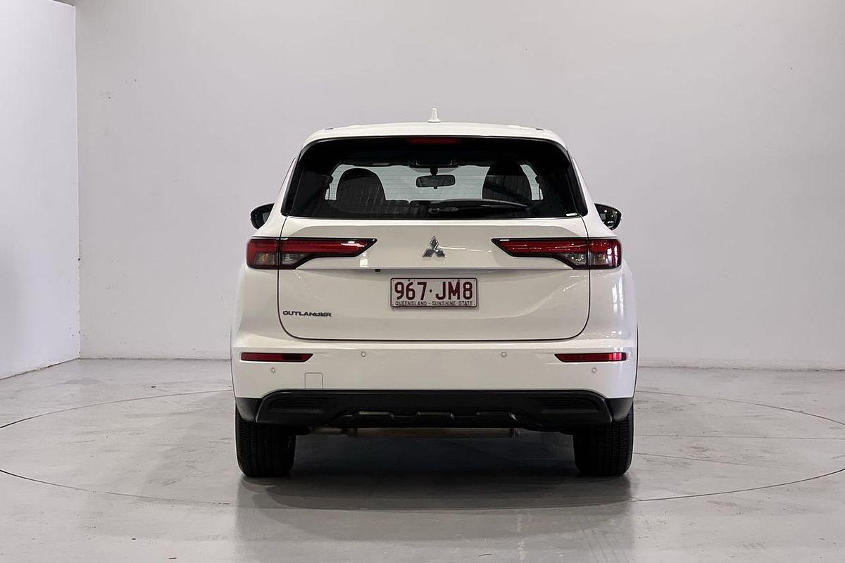 2023 Mitsubishi Outlander ES ZM