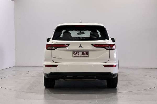 2023 Mitsubishi Outlander ES ZM