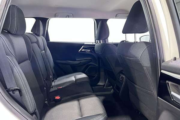 2023 Mitsubishi Outlander ES ZM