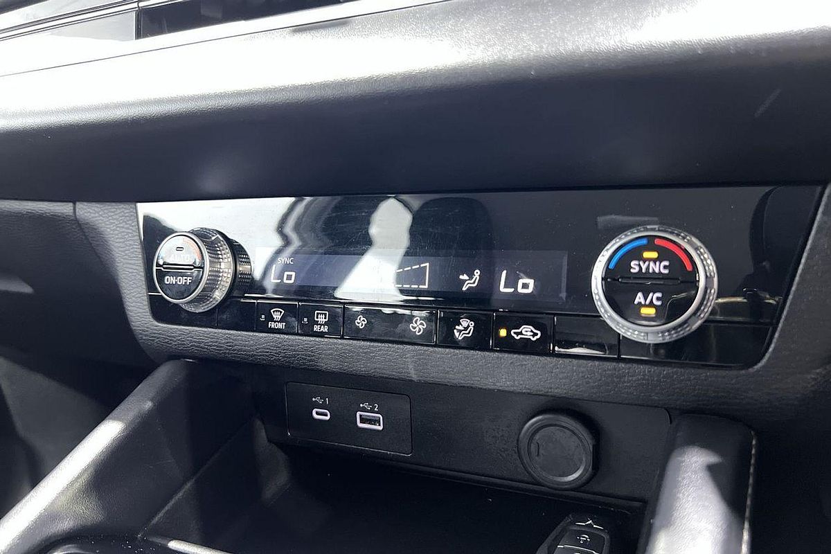 2023 Mitsubishi Outlander ES ZM