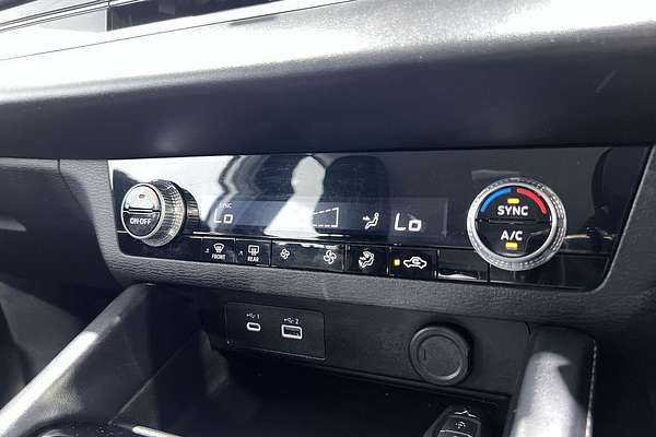 2023 Mitsubishi Outlander ES ZM