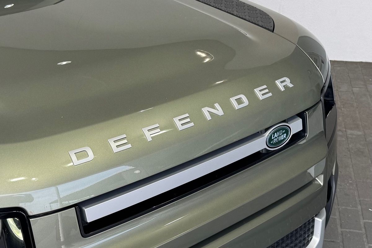 2020 Land Rover Defender 110 P400 SE L663