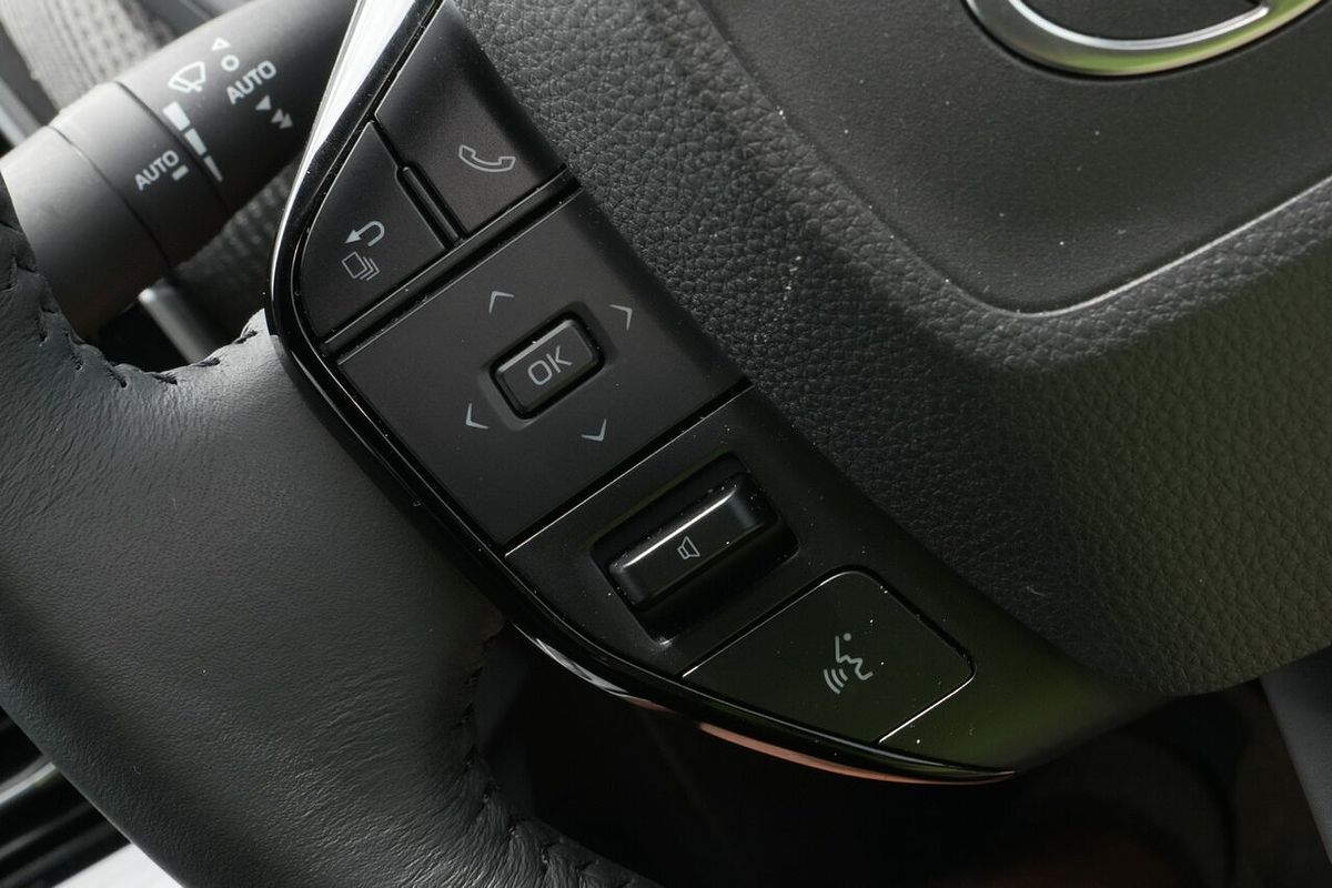 2024 Toyota bZ4X YEAM15R