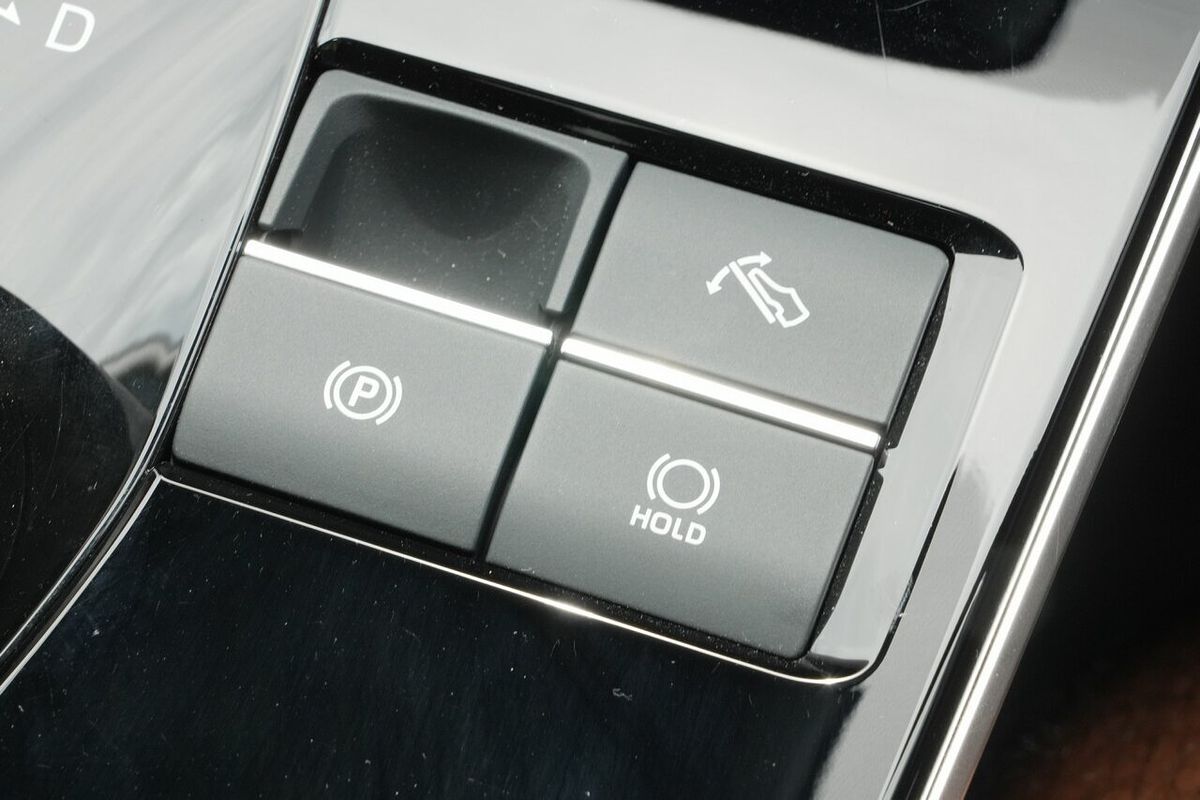 2024 Toyota bZ4X YEAM15R