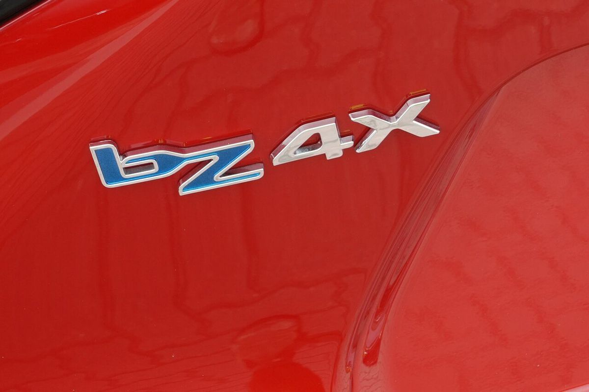 2024 Toyota bZ4X YEAM15R