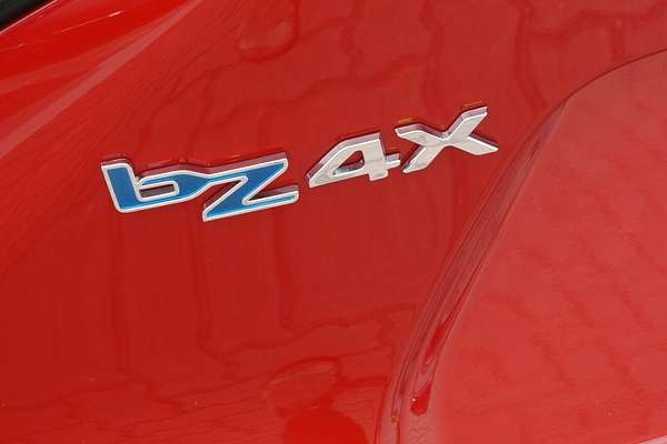 2024 Toyota bZ4X YEAM15R