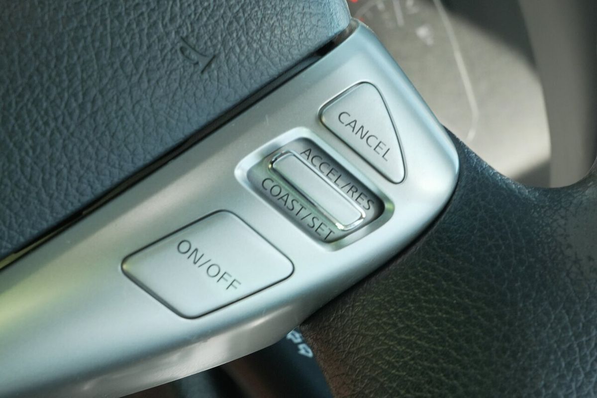 2013 Nissan Pulsar ST C12