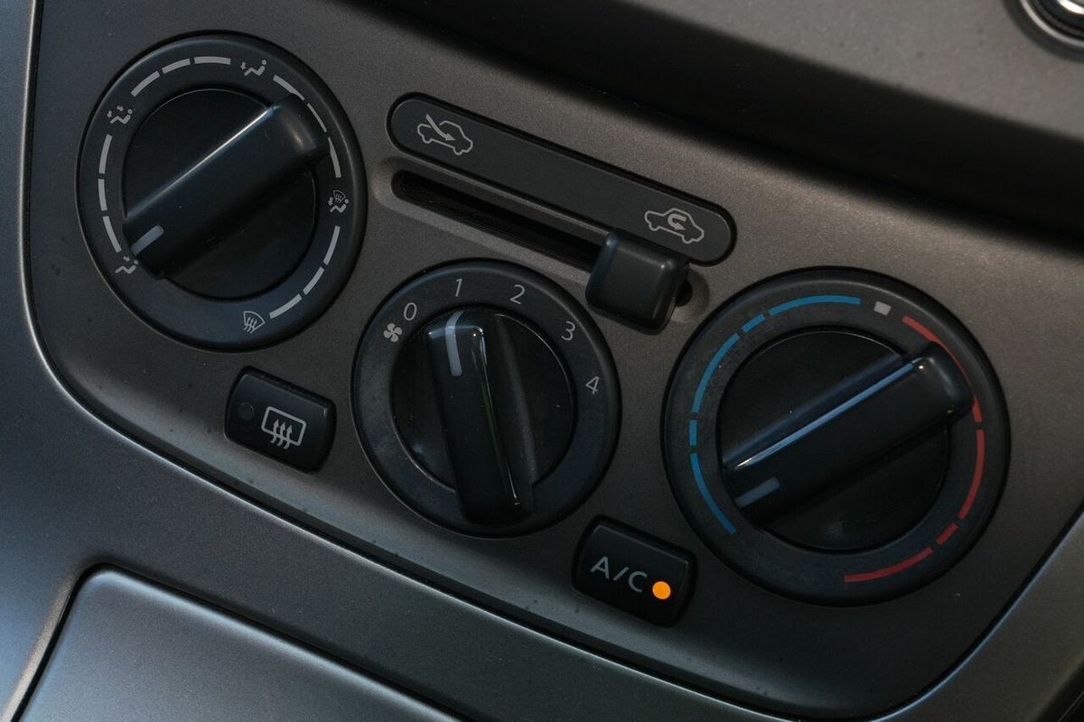 2013 Nissan Pulsar ST C12