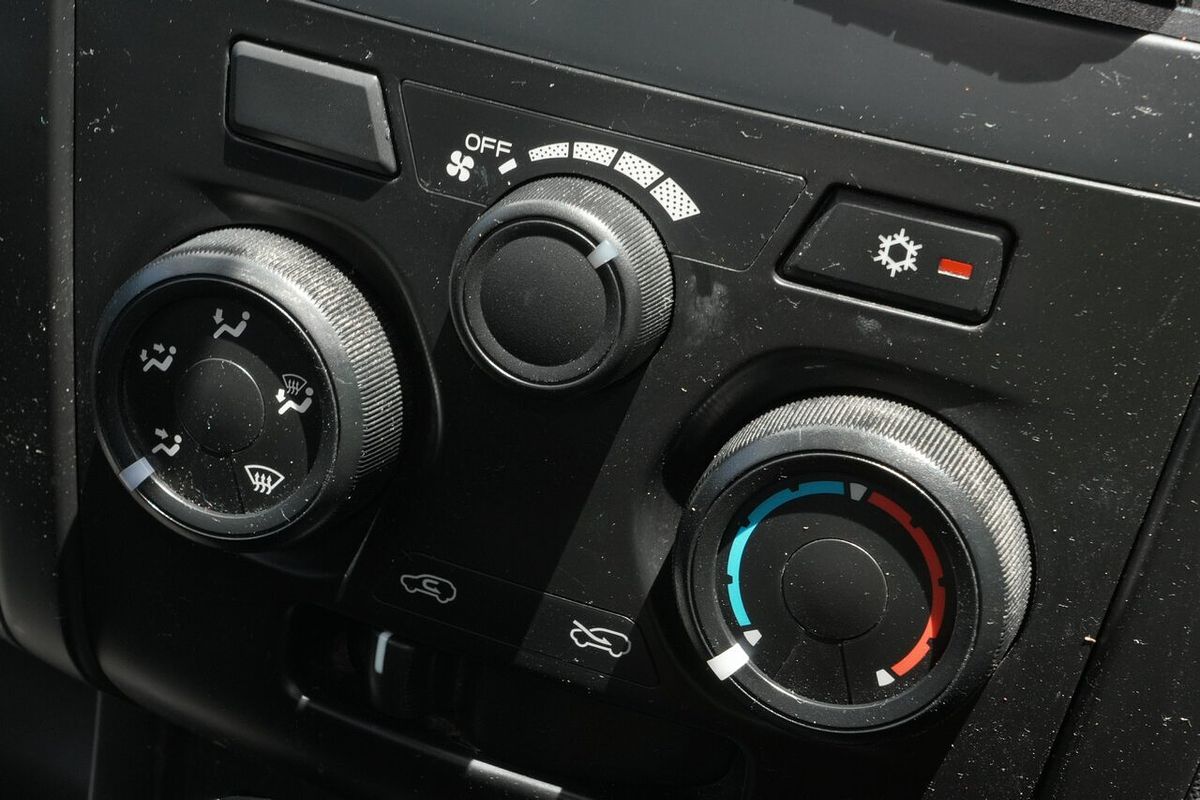 2019 Isuzu D-MAX SX High Ride Rear Wheel Drive