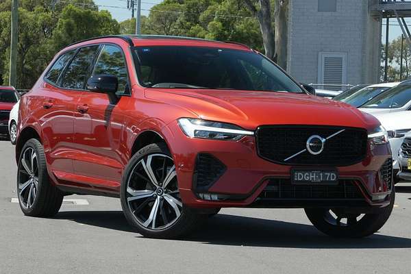 2022 Volvo XC60 B6 R-Design