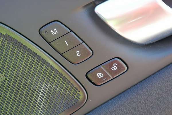 2022 Volvo XC60 B6 R-Design