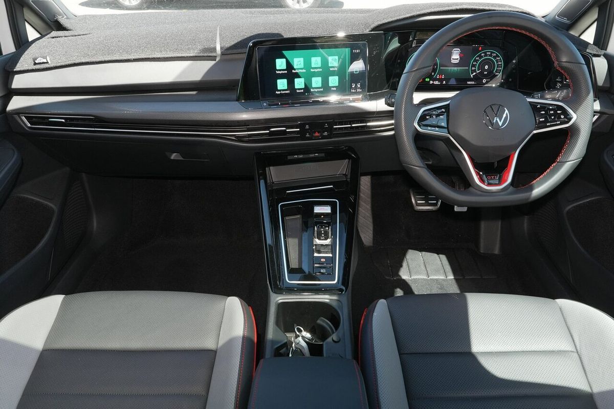 2024 Volkswagen Golf GTI 8