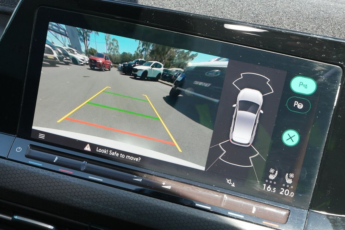 2024 Volkswagen Golf GTI 8